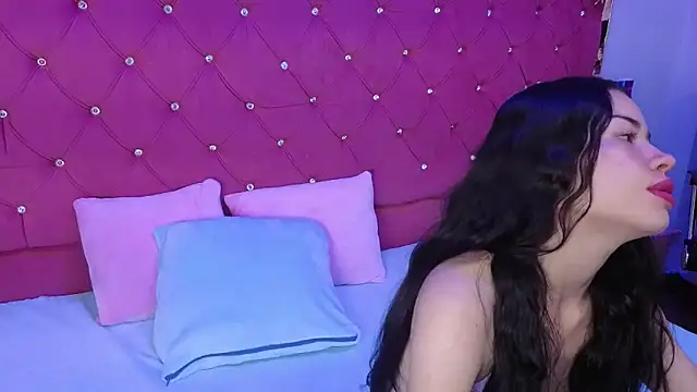 Nanis James online show from October 29, 2025, 2:21 am