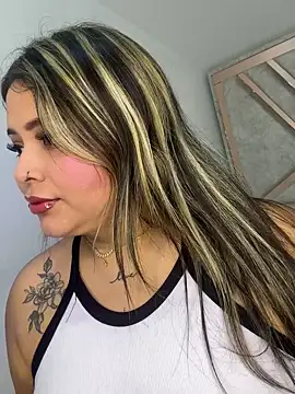 Snapshot of ashley-swift- chatting on February 4, 2026, 11:27 am ashley-swift- online show from February 4, 2026, 11:27 am