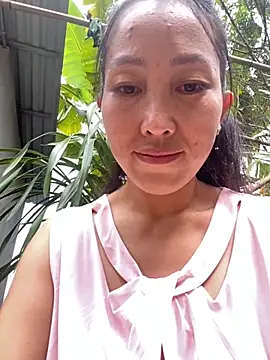 Snapshot of Huong-Ly chatting on September 22, 2025, 7:25 am Huong-Ly online show from September 22, 2025, 7:25 am