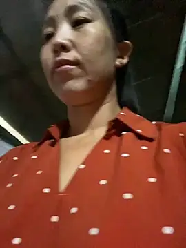 Snapshot of Huong-Ly chatting on October 1, 2025, 3:44 am Huong-Ly online show from October 1, 2025, 3:44 am
