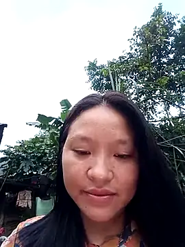 Snapshot of MuiNay chatting on October 1, 2025, 10:57 pm MuiNay online show from October 1, 2025, 10:57 pm