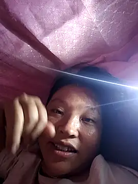 Snapshot of MuiNay chatting on October 6, 2025, 12:06 pm MuiNay online show from October 6, 2025, 12:06 pm