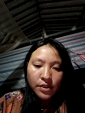 Snapshot of MuiNay chatting on October 4, 2025, 11:34 am MuiNay online show from October 4, 2025, 11:34 am