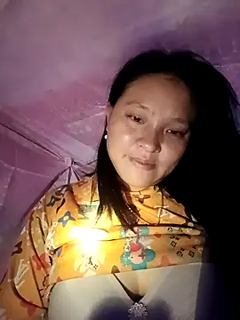 Snapshot of MuiNay chatting on October 7, 2025, 6:42 pm MuiNay online show from October 7, 2025, 6:42 pm