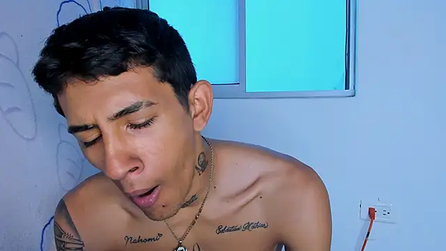 porno king69 online show from November 27, 2025, 3:23 pm