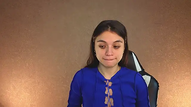 Leila Hefner online show from November 13, 2025, 2:59 am