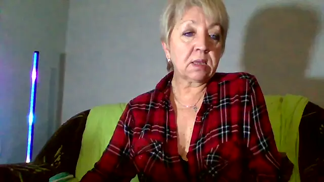 DianaQDream online show from February 26, 2026, 3:34 pm