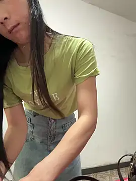 crhong666 online show from September 8, 2025, 11:26 pm