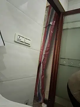 Snapshot of crhong666 chatting on January 16, 2026, 12:47 am crhong666 online show from January 16, 2026, 12:47 am