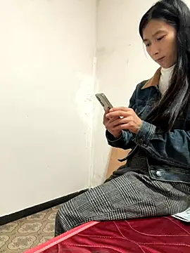 crhong666 online show from October 21, 2025, 12:32 am