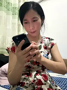 crhong666 online show from September 17, 2025, 1:24 pm