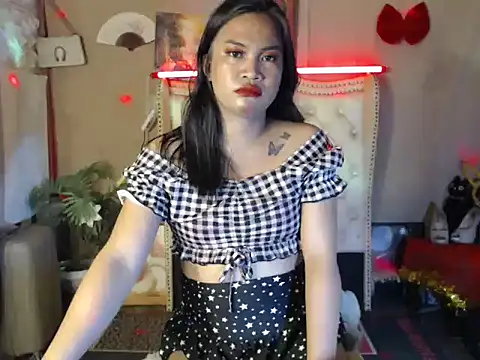 Snapshot of miss_laila_ chatting on September 18, 2025, 11:02 am miss laila online show from September 18, 2025, 11:02 am
