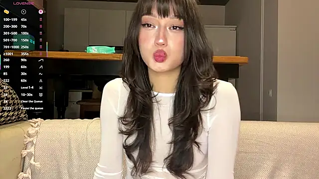 Snapshot of SweetSakuraJane chatting on April 28, 2026, 9:19 pm SweetSakuraJane online show from April 28, 2026, 9:19 pm