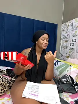 Dirtydaisyxx25 online show from November 1, 2025, 8:46 pm