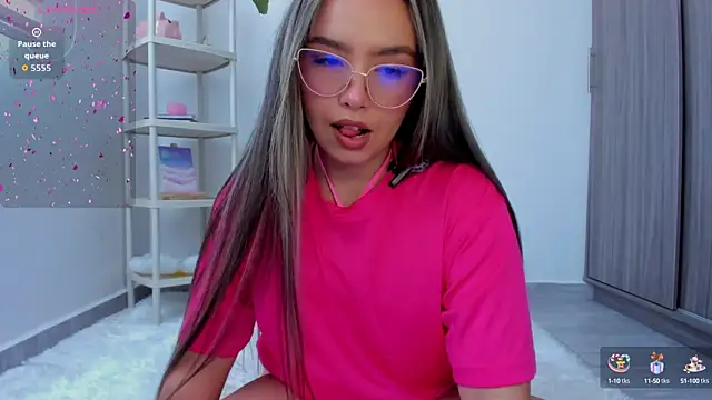 Alana Banana  online show from September 25, 2025, 4:13 pm