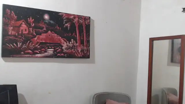 alice julls online show from October 31, 2025, 9:32 pm