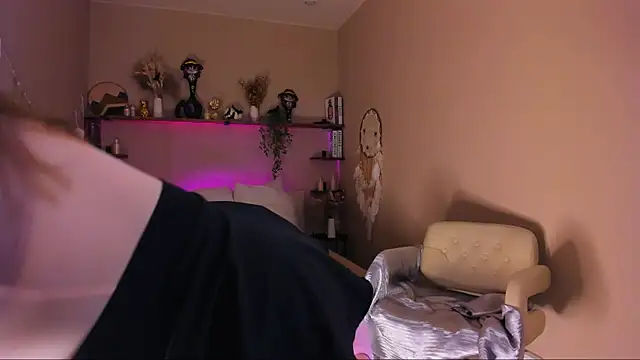 MaryRosenberg online show from November 2, 2025, 7:13 am