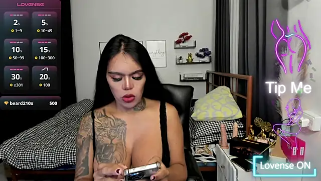 Snapshot of Queen_Angela6 chatting on May 14, 2026, 12:07 am Queen Angela6 online show from May 14, 2026, 12:07 am