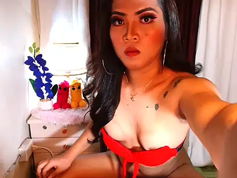 Gwensweetcum online show from May 8, 2026, 1:42 am