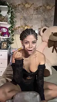 Snapshot of hannachris- chatting on April 8, 2026, 12:45 am hannachris- online show from April 8, 2026, 12:45 am