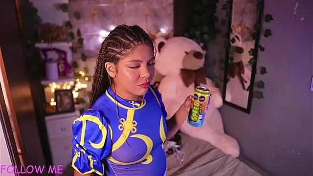 Snapshot of hannachris- chatting on April 15, 2026, 12:16 am hannachris- online show from April 15, 2026, 12:16 am