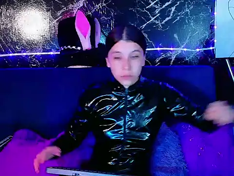 CristalRose online show from May 18, 2026, 6:56 pm