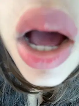 Snapshot of Hott_Muskan chatting on September 24, 2025, 11:17 am Hott Muskan online show from September 24, 2025, 11:17 am