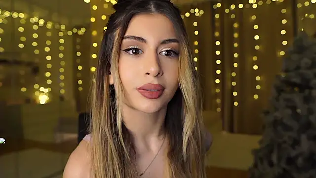 GeorginaHarn online show from December 16, 2025, 2:10 pm