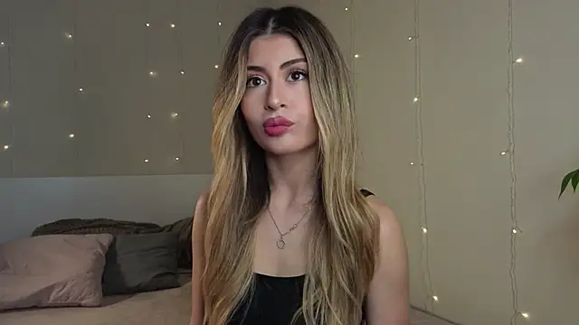 GeorginaHarn online show from October 28, 2025, 8:13 am