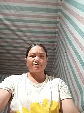 Love-Mama33 online show from October 1, 2025, 1:59 pm