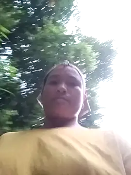 Love-Mama33 online show from October 20, 2025, 10:38 am