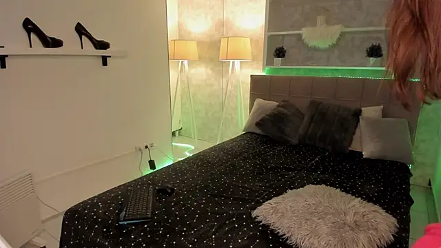 IsabelKiss online show from November 15, 2025, 6:39 am