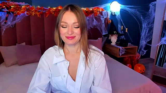 Snapshot of EvelynPoole chatting on October 17, 2025, 1:31 am EvelynPoole online show from October 17, 2025, 1:31 am