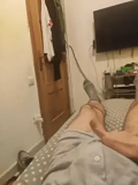 Snapshot of gigolobcn chatting on October 19, 2025, 5:10 am gigolobcn online show from October 19, 2025, 5:10 am