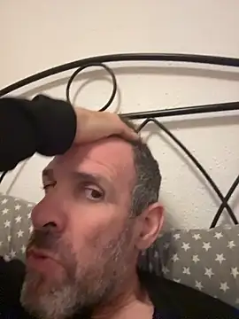 Snapshot of gigolobcn chatting on December 21, 2025, 6:37 am gigolobcn online show from December 21, 2025, 6:37 am