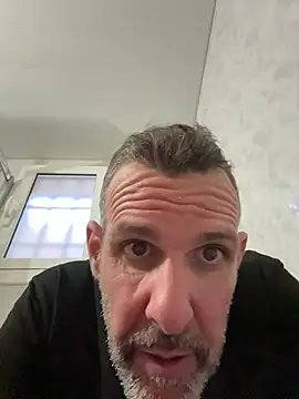 Snapshot of gigolobcn chatting on January 7, 2026, 2:33 pm gigolobcn online show from January 7, 2026, 2:33 pm