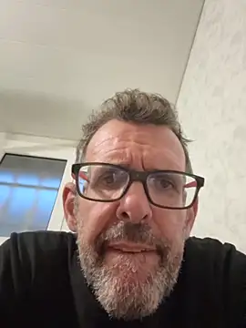 Snapshot of gigolobcn chatting on December 19, 2025, 4:20 pm gigolobcn online show from December 19, 2025, 4:20 pm