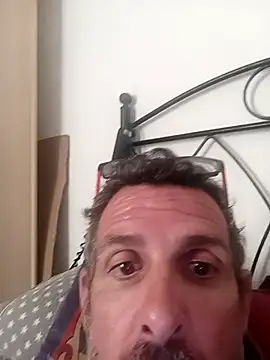 gigolobcn online show from May 13, 2026, 1:18 pm