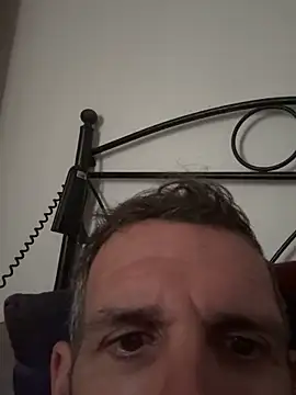 Snapshot of gigolobcn chatting on December 14, 2025, 11:27 am gigolobcn online show from December 14, 2025, 11:27 am