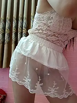 xiangxiang127 online show from November 9, 2025, 1:37 pm