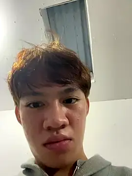 Snapshot of urasiantwinkbigcock chatting on October 18, 2025, 7:16 pm urasiantwinkbigcock online show from October 18, 2025, 7:16 pm