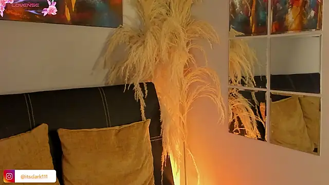 Snapshot of Emma__clark_ chatting on February 12, 2026, 1:11 pm Emma clark online show from February 12, 2026, 1:11 pm