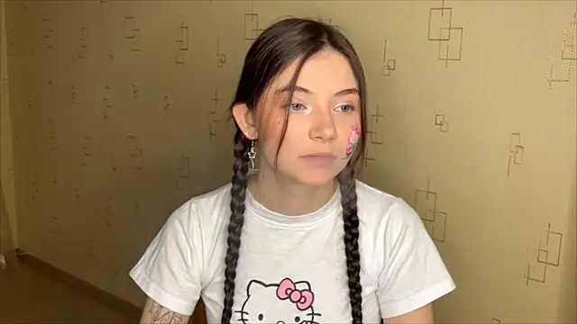 Snapshot of may_rollins chatting on November 25, 2025, 5:57 pm may rollins online show from November 25, 2025, 5:57 pm