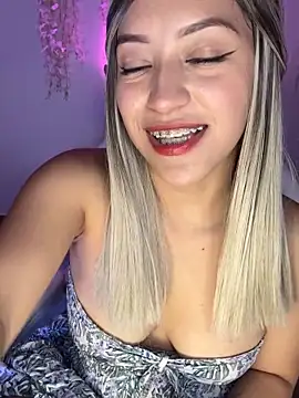 Snapshot of AngellaMoraa chatting on September 26, 2025, 4:52 am AngellaMoraa online show from September 26, 2025, 4:52 am