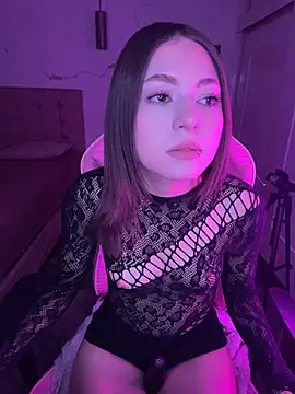 PrettyAmber online show from May 15, 2026, 9:24 pm