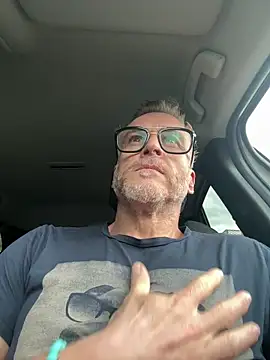 Axl hot online show from May 14, 2026, 3:31 pm