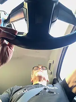 Axl hot online show from April 7, 2026, 3:36 pm