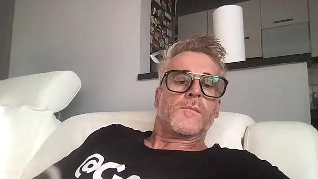Axl hot online show from July 14, 2026, 5:08 pm