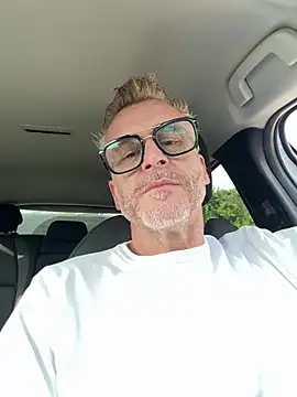 Axl hot online show from May 19, 2026, 3:41 pm