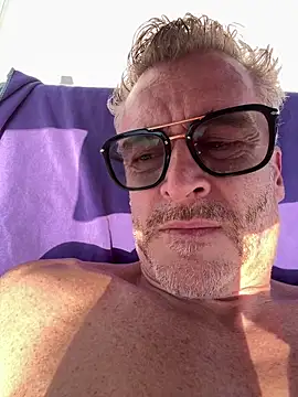 Axl hot online show from May 25, 2026, 3:55 pm